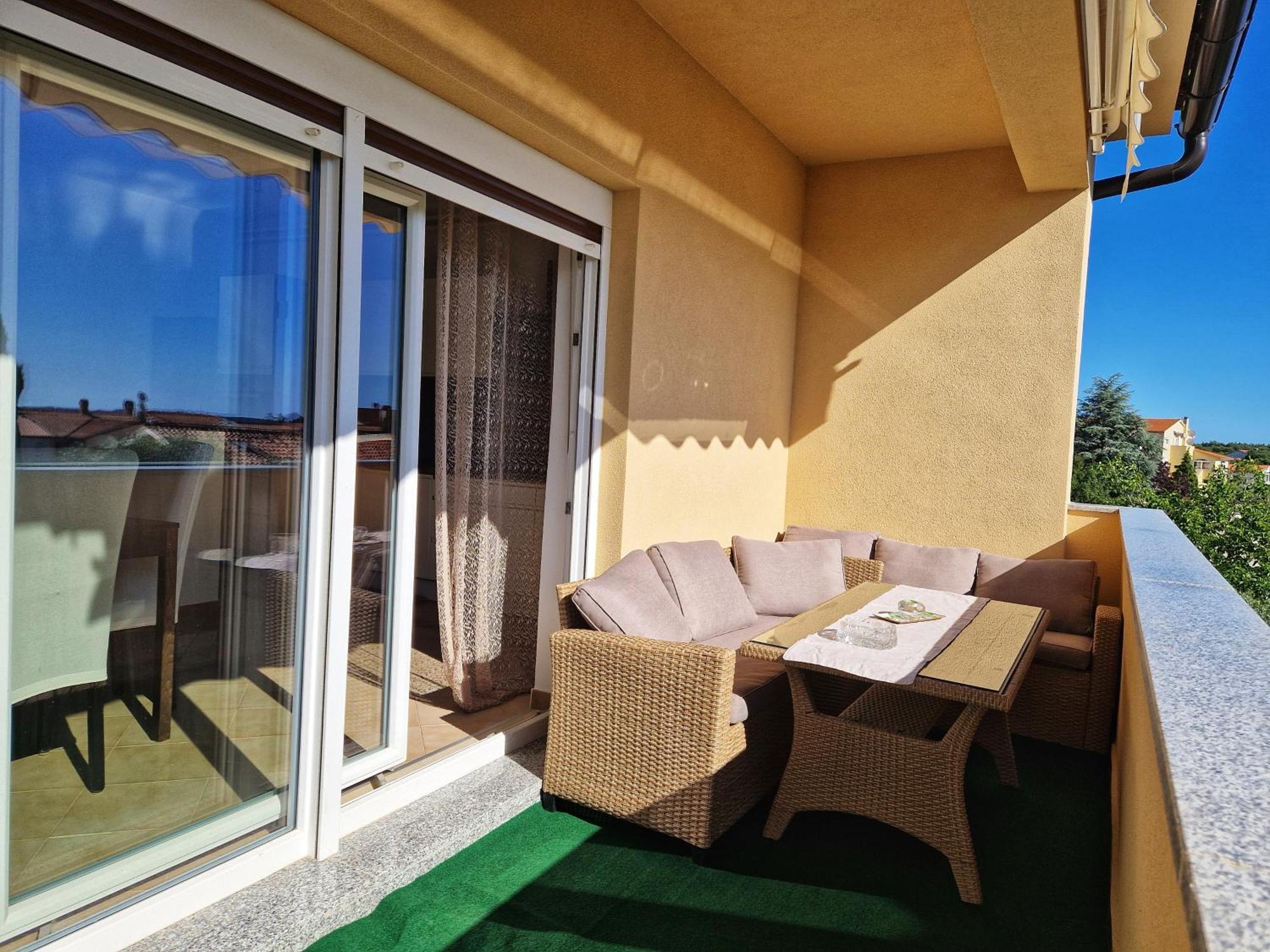 Apartament Mare-peroj